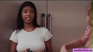 Stepdaughter Nia Nacci види Dana DeArmond licks нејзината влажна пичка