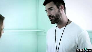 Bjaurus kūdikis seksualus vienodai malonus savo seną profesorių didelis penis