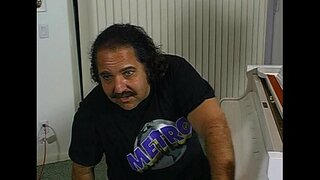 Metro - Ron Jeremy la Platja de Venècia - escena 4