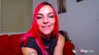 Tá mé Sarita, agus tá mé ag dul a dhéanamh ar mo BF LÁMH/FOOTJOB NÍ BHEIDH SÉ DEARMAD...