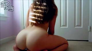 ���ழிக்கப்பட்ட முதிர்ந்த பிரஞ்சு கம்பள வீட்டில்