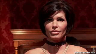 מהמם ציצים גדולים בלונדינית MILF שרי דוויל מבאס זין גדול ואז דופק אותו בזמן ברונטית מילפית שי פוקס לחלוק אותו ולמצוץ את הקומה העליונה מסיבה